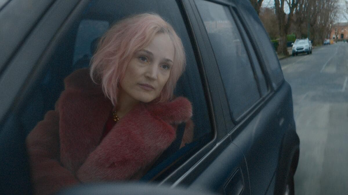 Jarmusch's New Film Challenges Western Family Values