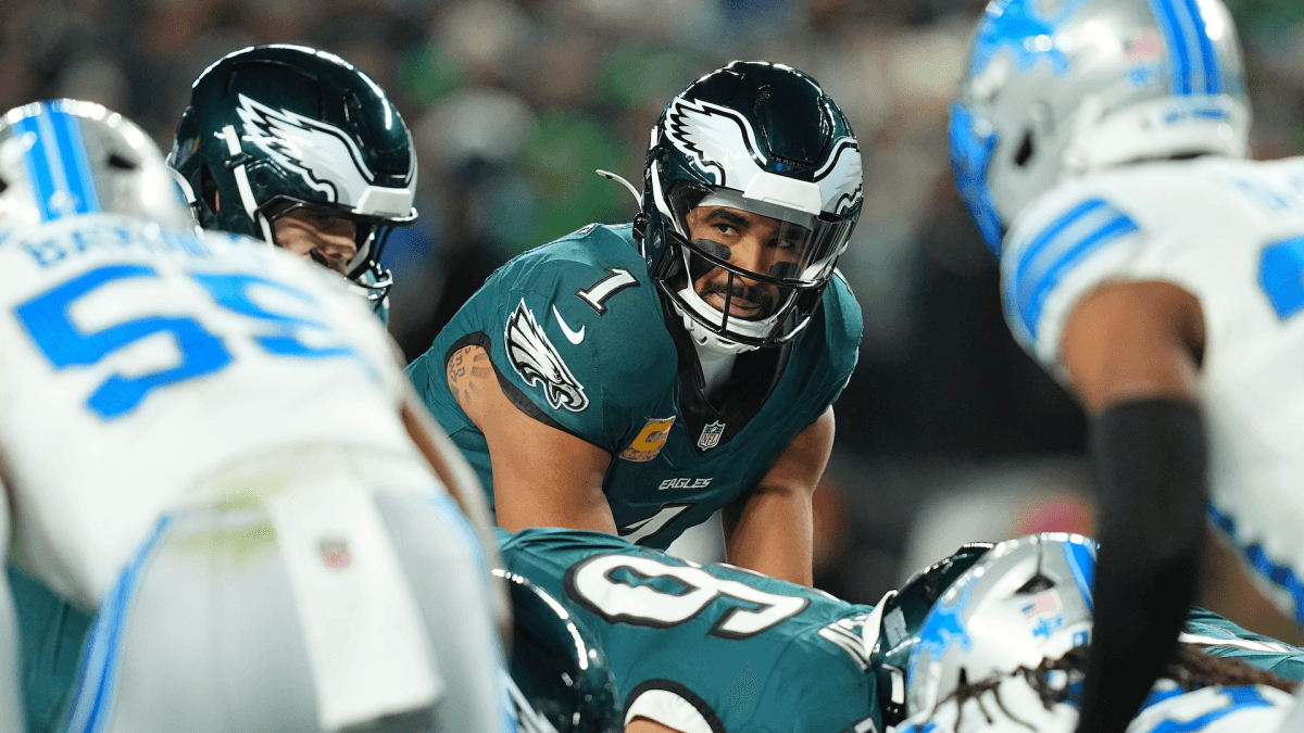 NFL's Tush Push Survives Ban Attempt Despite Controversy