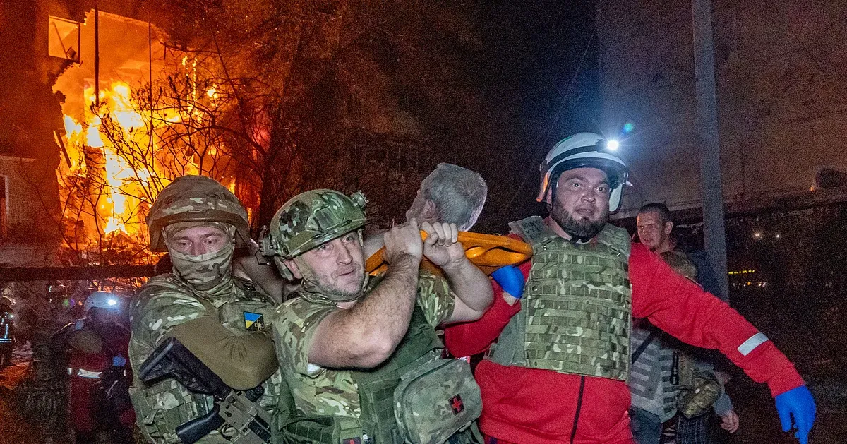 Zelenskyy Says Ukraine Got No Warning of Kyiv Missiles as Trump Feud Deepens